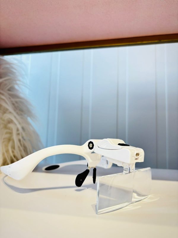 TUSCULUM CON LUZ LED Y 5 LENTES AUMENTO