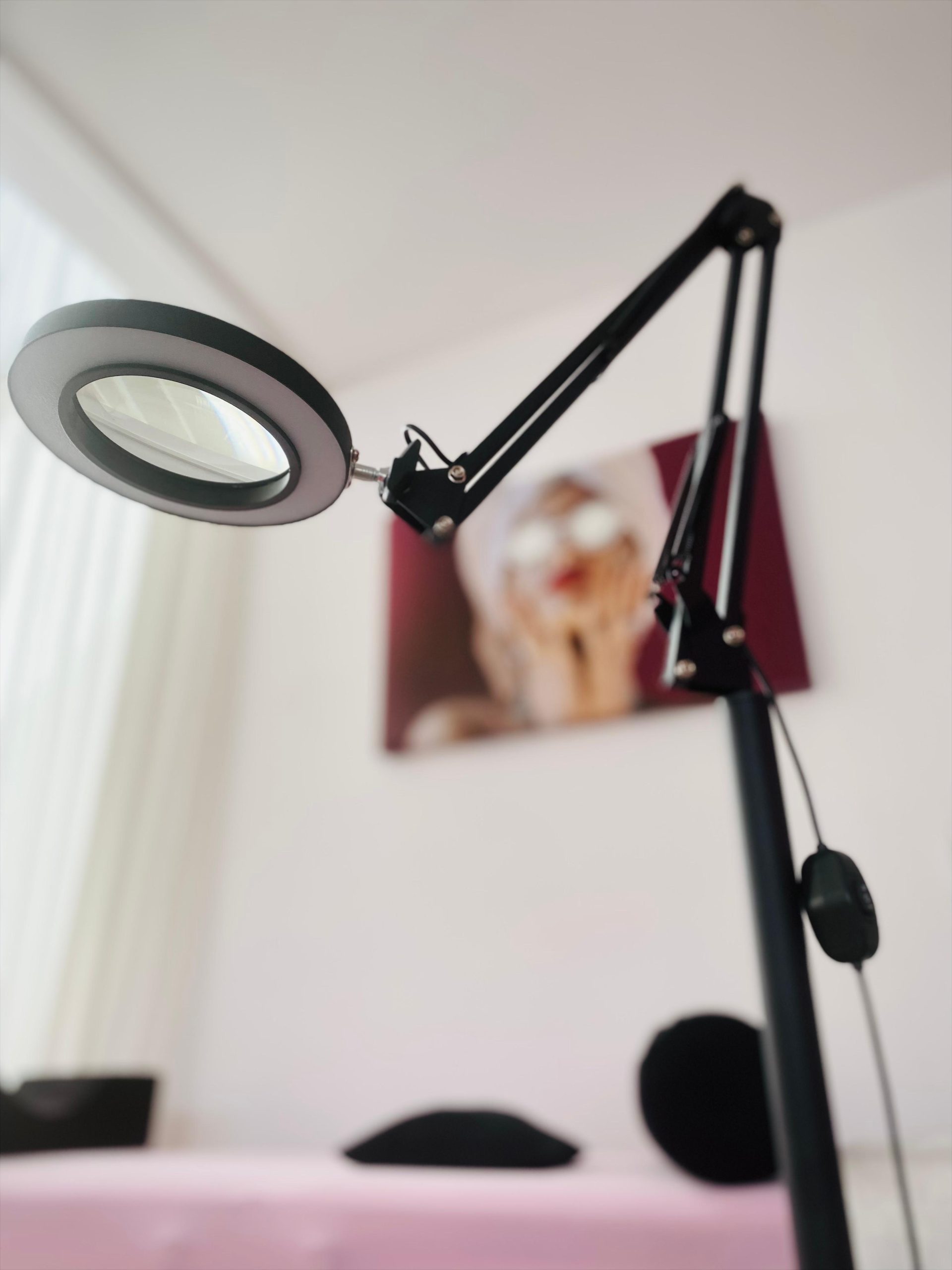 LUPA ELITE CON LUZ LED CON PIE FIJO - Imagen 6